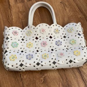 Spirit Summer Bag White w/ vinyl colorful flowers